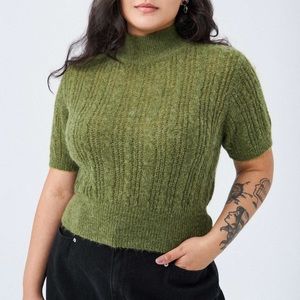 Green Textured Mick Neck Short Sleeved Sweater by Cider in Size 2X